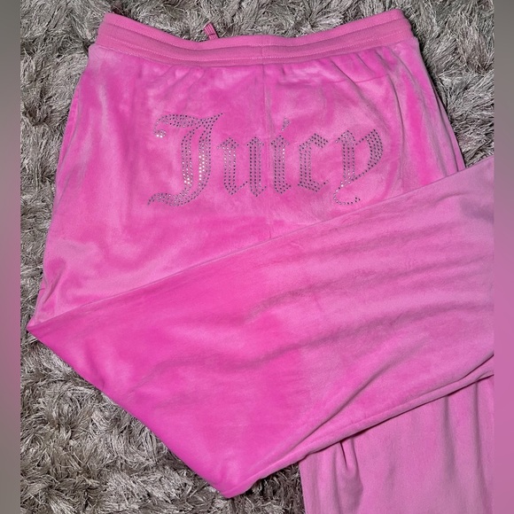 SOLD! Juicy Couture Pink Velour Sweatpants - Picture 1 of 5